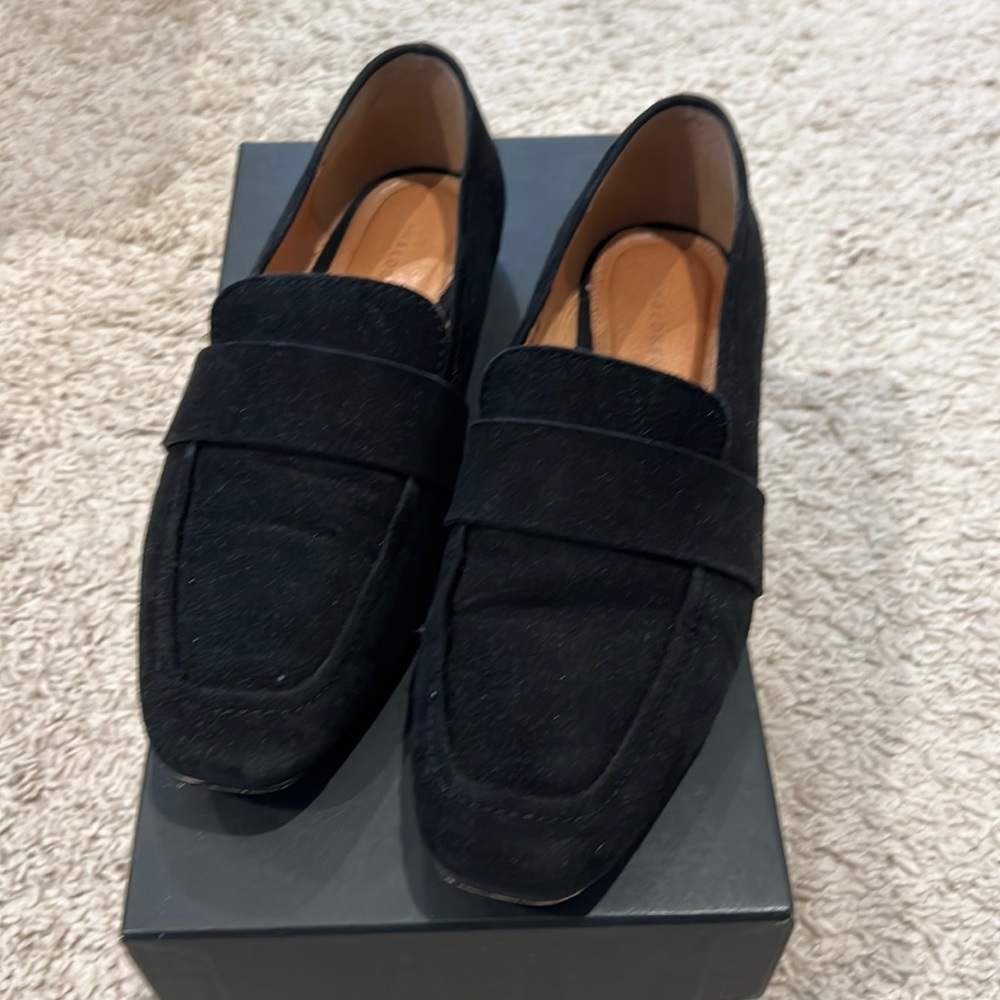 Black suede 6.5 loafer by Halogen